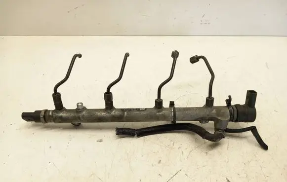 Mercedes-Benz E W211 Fuel main line pipe 0445214038 A6110700395