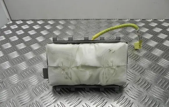 Toyota Prius (XW20) Passenger airbag 8214047020 M2653