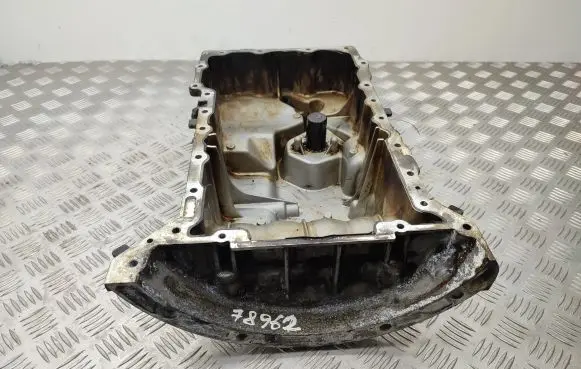 Mercedes-Benz A W176 Oil sump A2700140000
