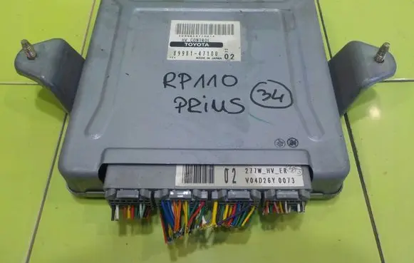 Toyota Prius (NHW20) Engine control unit/module 8998147100 RP110