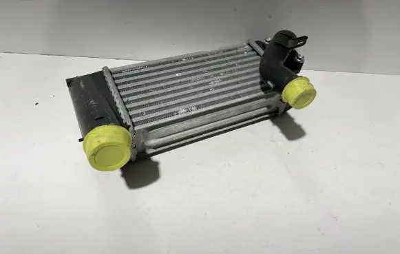 Toyota Auris 150 Intercooler radiator 2530810918
