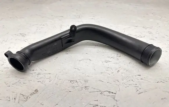 BMW M4 F82 F83 Air intake duct part 7846246