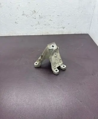 BMW 5 G30 G31 G38 Engine mounting bracket 6870756 6870756760