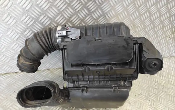 Air filter box