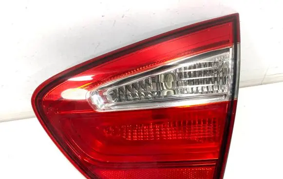KIA Rio Tailgate rear/tail lights 924041W2