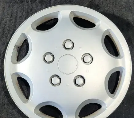 Mitsubishi Space Star R14 wheel hub/cap/trim 