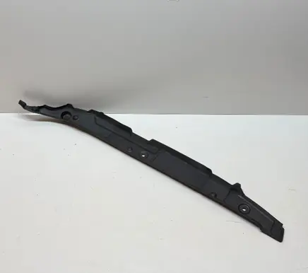 Audi Q8 Fender end trim 4M8821112