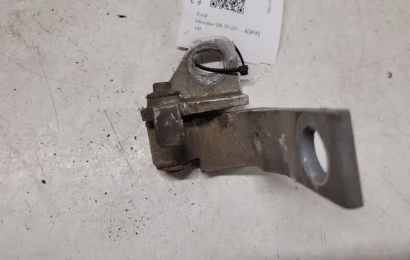 Ford Mondeo MK IV Front door lower hinge 