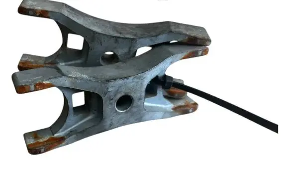 Volkswagen Caddy Fuel Injector clamp holder 04l216
