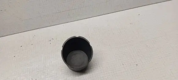 Cup holder front