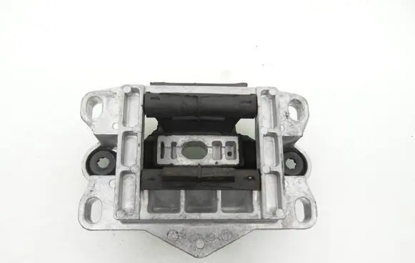 Ford Mondeo Mk III Gearbox mounting bracket 