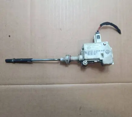 Volkswagen PASSAT B5.5 Central locking motor 3B0810773B 3B0959782