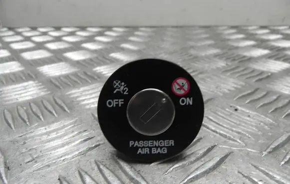 KIA Sorento Passenger airbag on/off switch 1PP379 M4754