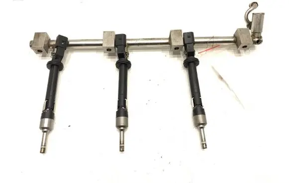 Volkswagen Touareg I Fuel main line pipe 03H133316