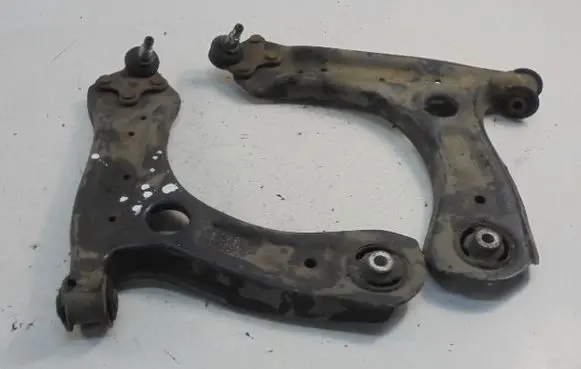 Skoda Rapid (NH) Front lower control arm/wishbone 6R0407151F