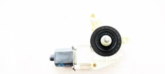 Mercedes-Benz B W246 W242 Front door window regulator motor A2469065200 933866100 2702