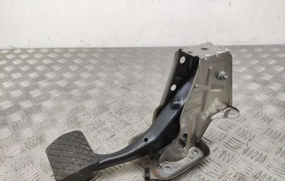 Volkswagen PASSAT CC Brake pedal 1K1721117
