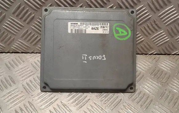 Ford Focus Engine control unit/module 5M5112A650HE 8AZE S118944001F