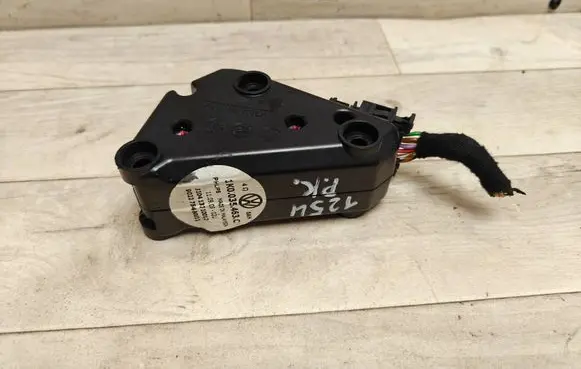 Volkswagen Golf V Sound amplifier 1K0035463C