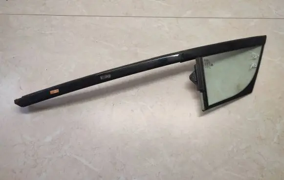 BMW i3 Front door vent window glass four-door 51357289042 51337277054