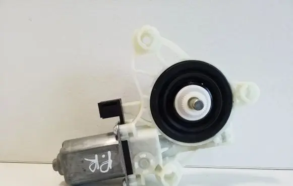 Mercedes-Benz EQB Front door window regulator motor A0009065706
