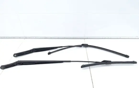 Volkswagen Caddy Front wiper linkage and motor 2K8955409