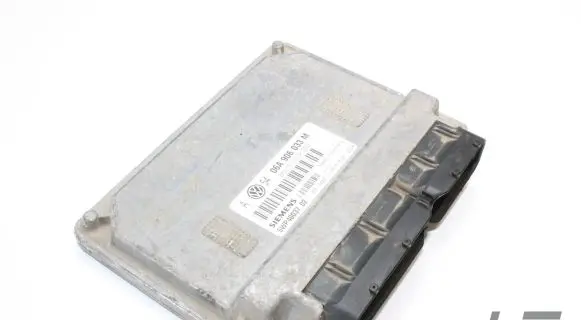 Volkswagen Golf V Engine control unit/module 06A906033M