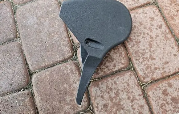 Opel Crossland X Front door seat control surround trim 13495610