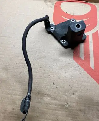 BMW 5 E39 Engine mounting bracket 6751226