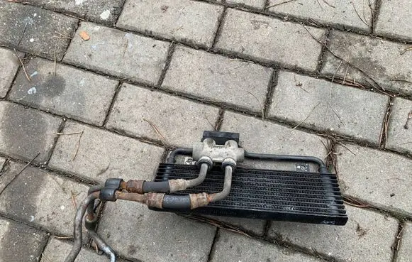 Mercedes-Benz S W221 Engine oil radiator 2215002200