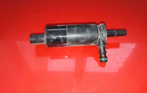 Mercedes-Benz E W212 Headlight washer pump 2108691221