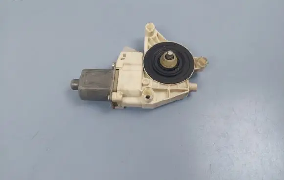 Mercedes-Benz E W212 Front door window regulator motor A2048200142 971219100