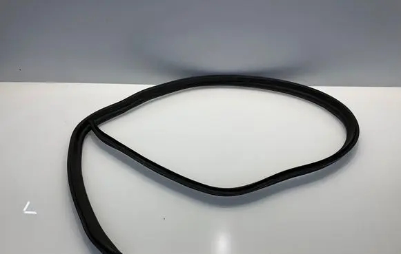 Mercedes-Benz E W211 Engine compartment rubber A2116280398 2116280398