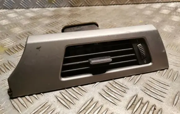 BMW 3 E90 E91 Dashboard air vent grill cover trim 9130466