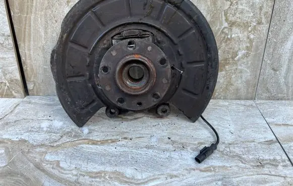Maserati Ghibli Rear wheel hub 670006804 670006720