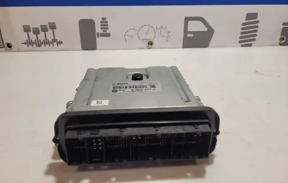 BMW 5 F10 F11 Engine control unit/module 851324201
