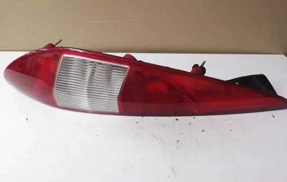 Ford Mondeo Mk III Rear/tail lights 1S7113405C 0374D