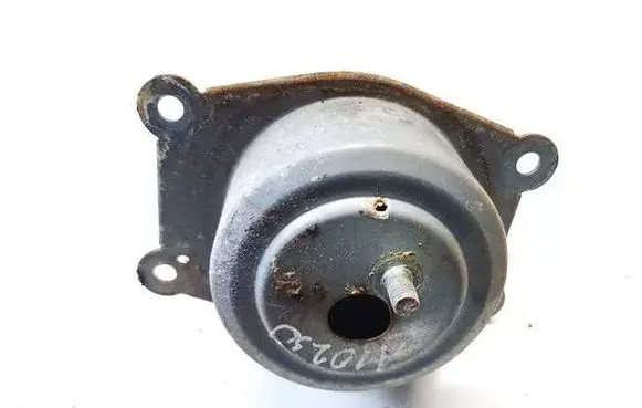 Engine mount bracket