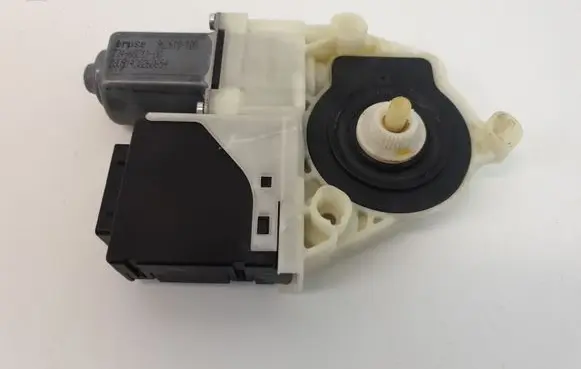 Volkswagen PASSAT B7 Rear door window regulator motor 3C0959794 110928 965128102