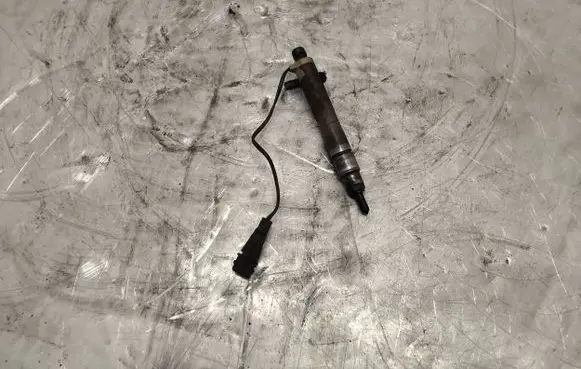 Audi A4 S4 B5 8D Fuel injector 028130201s