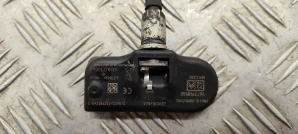 Citroen C5 Tire pressure sensor 9673198580