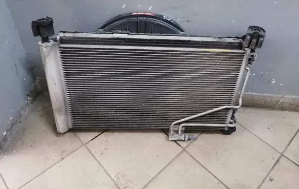 Mercedes-Benz SLK R171 Radiator set A2035000593