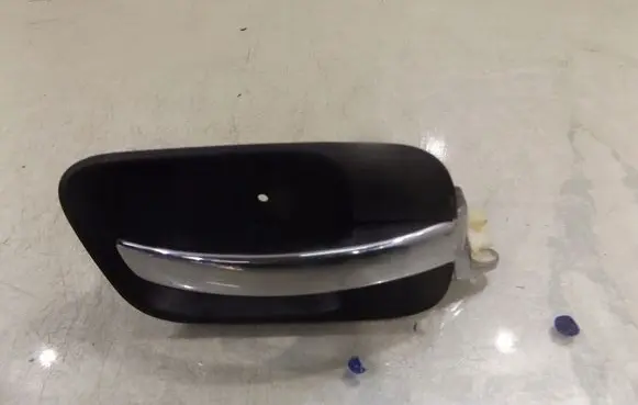 Chrysler 300 - 300C Front door interior handle