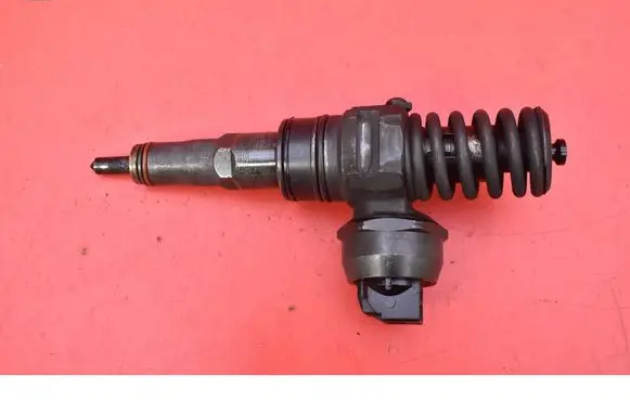 Volkswagen PASSAT B5.5 Fuel injector 0414720037