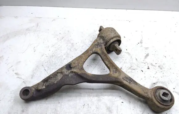 Volvo XC90 Front lower control arm/wishbone 8646613
