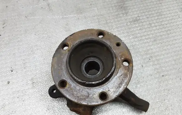 Opel Movano A Front wheel hub spindle knuckle
