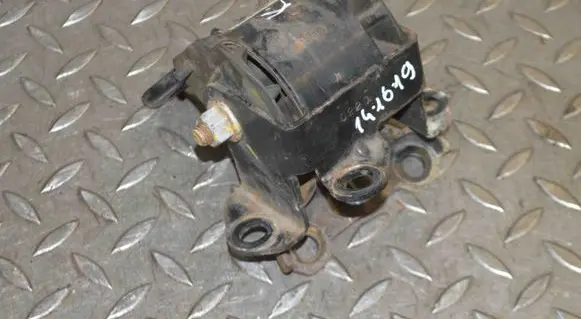 Engine mount bracket