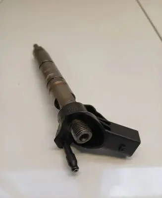 Jeep Grand Cherokee (WK) Fuel injector A6420700587 060427 AB511D2C02