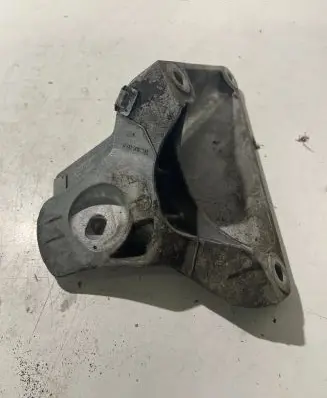 BMW 5 E60 E61 Engine mounting bracket 6769153 EN1706AC 46000DF
