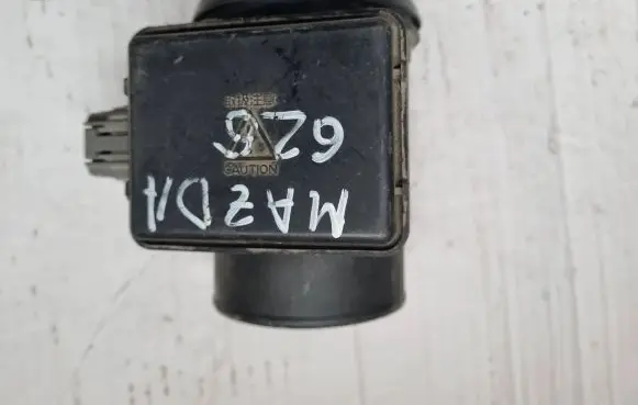 Mazda 626 Mass air flow meter E5T51071 B577